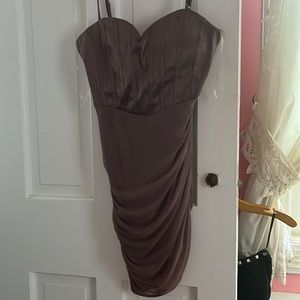 Windsor taupe bodycon dresss. New with tags. Size large